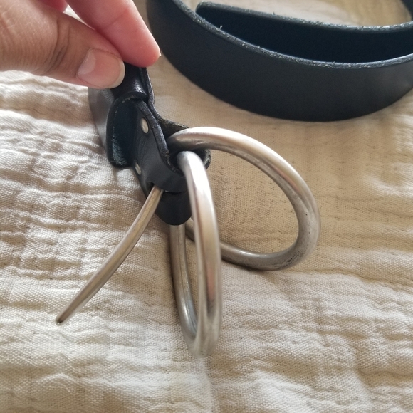 United Colors of Benetton | Leather Belt with Double Silver Buckle - Picture 4 of 9